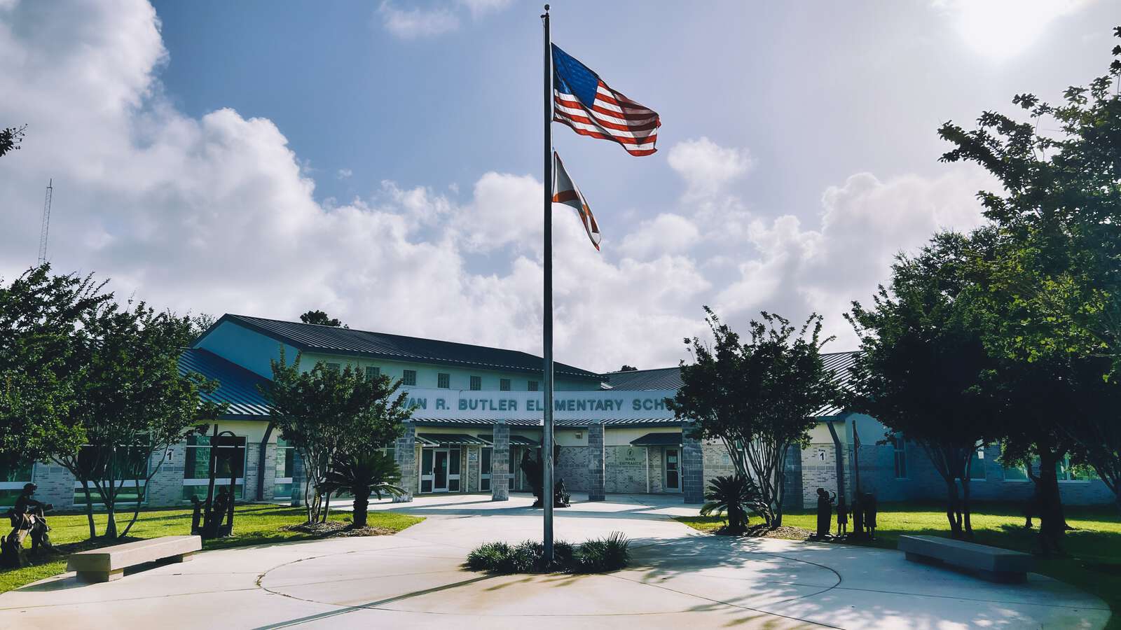Van R Butler Elementary School in Santa Rosa Beach Florida Hero Image
