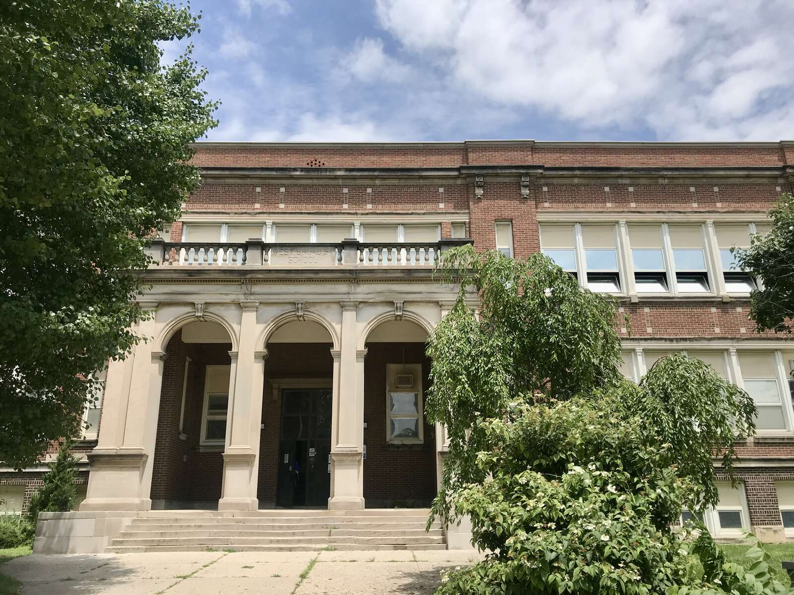 West Broad Elementary School in Columbus Ohio Hero Image