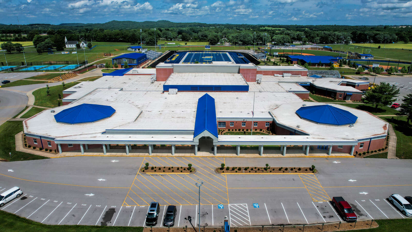 Warren East High School in Bowling Green Kentucky Hero Image