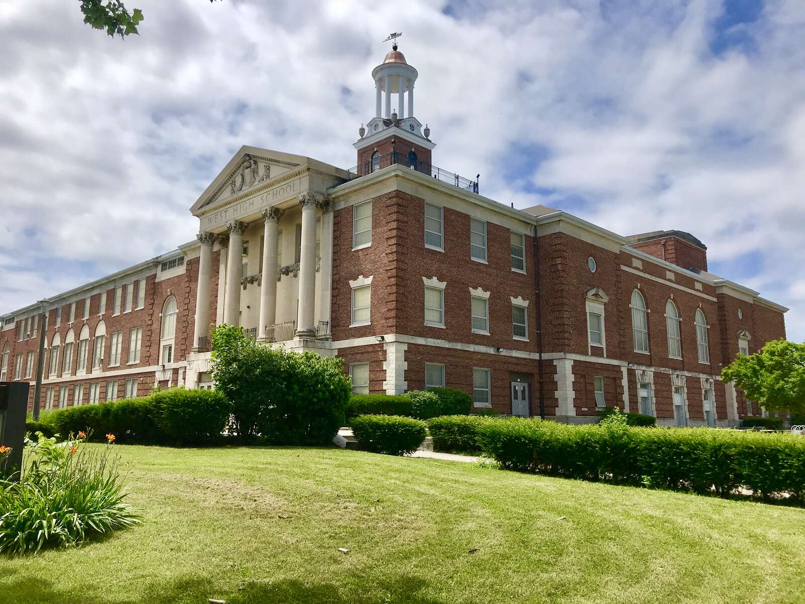West High School in Columbus Ohio Hero Image