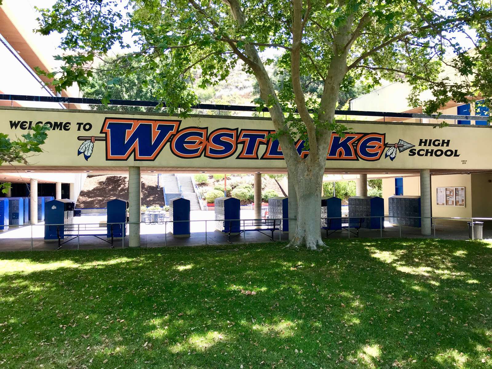 Westlake High School in Westlake Village California Hero Image