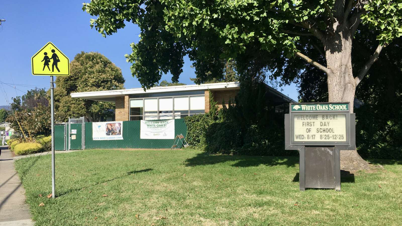 White Oaks Elementary School in San Carlos California Hero Image