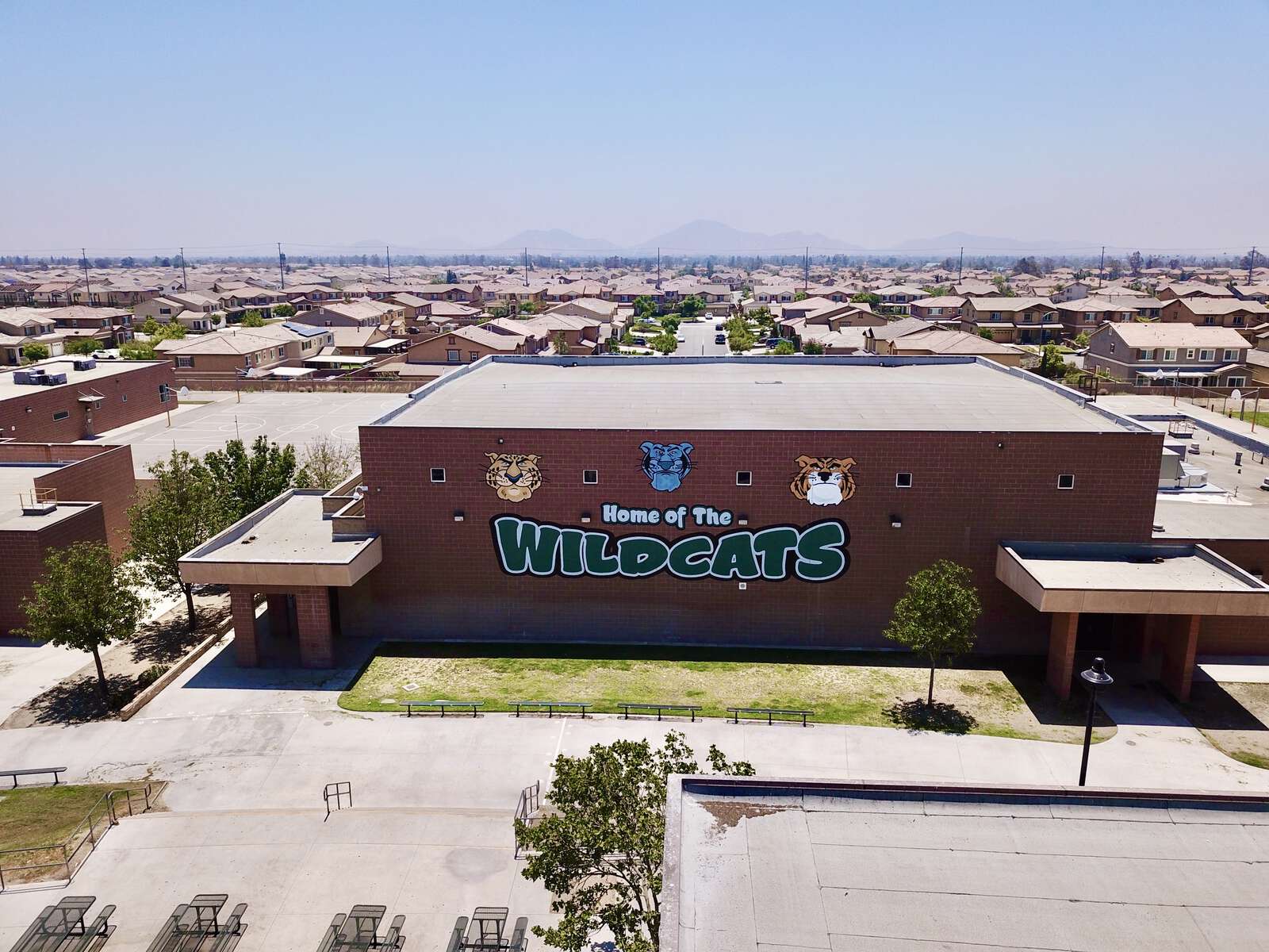 Wayne Ruble Middle School in Fontana California Hero Image