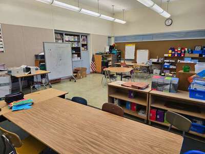 Abernethy K-5 School in Portland Oregon - Classroom Slideshow Image 3