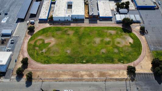 Antioch Middle School in Antioch California - Track & Field Slideshow Image 2