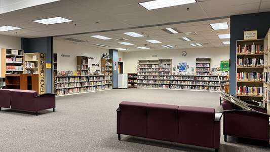 BASE (Beaverton Academy of Science & Engineering) in Beaverton Oregon - Library Slideshow Image 1
