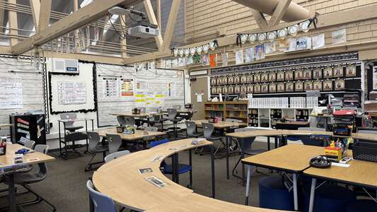 Bonita Canyon Elementary School in Irvine California - Classroom Slideshow Image 1