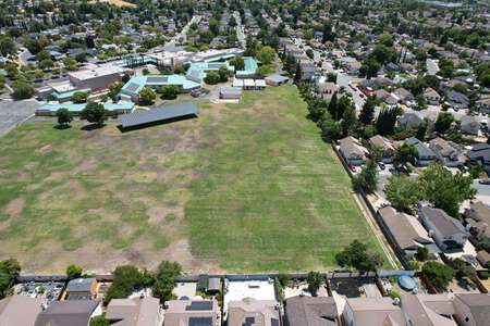 Black Diamond Middle School in Antioch California - Practice Field 2 Slideshow Image 5