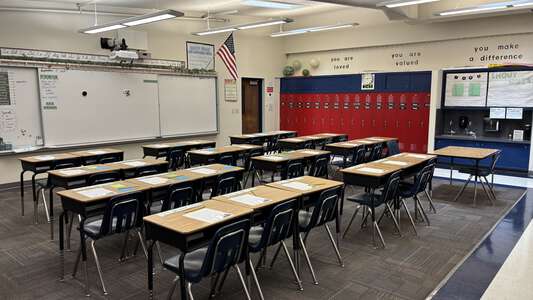 Bryan Elementary School in Coeur d' Alene Idaho - Standard Classroom Slideshow Image 2