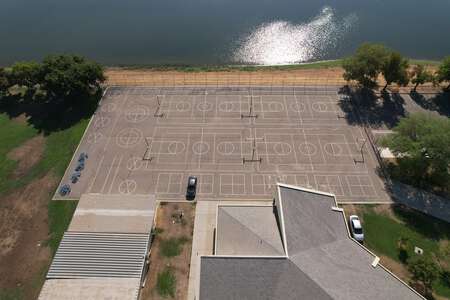 Balderas Elementary School in Fresno California - Outdoor Basketball Courts Slideshow Image 2