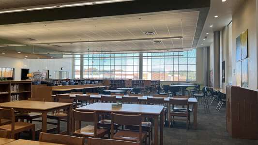 Benbrook Middle-High School in Benbrook Texas - Library Slideshow Image 3
