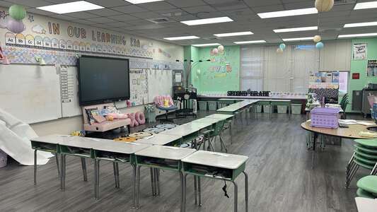 Bonita Springs Elementary School in Bonita Springs Florida - Classroom Slideshow Image 0