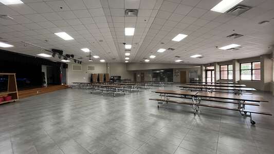 Cottonwood Creek Elementary School in Coppell Texas - Cafeteria Slideshow Image 1