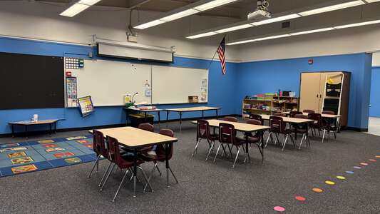 Cypress Elementary School in New Port Richey Florida - Classroom Slideshow Image 3