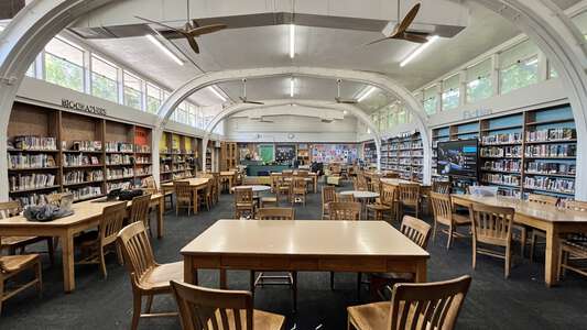 Chico Junior High School in Chico California - Library Slideshow Image 4