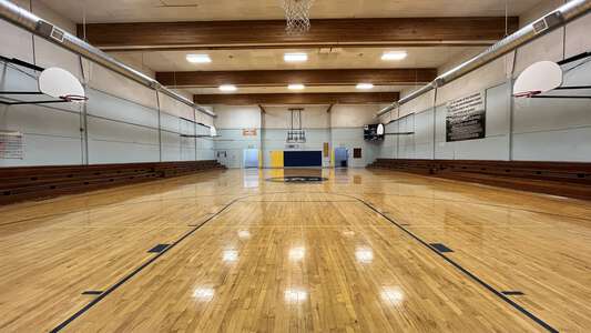 Cascade Locks Elementary School in Cascade Locks Oregon - Gym Slideshow Image 0