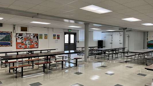 Cascade Locks Elementary School in Cascade Locks Oregon - Cafeteria Slideshow Image 2