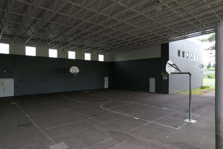 Conestoga Middle School in Beaverton Oregon - Outdoor Covered Area Slideshow Image 1