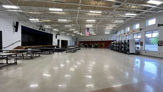 Conestoga Middle School in Beaverton Oregon - Cafeteria / Commons Slideshow Image 2
