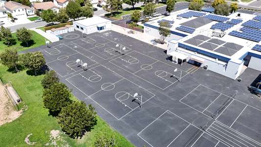 College Park Elementary School in Irvine California - Outdoor Basketball Courts Slideshow Image 1