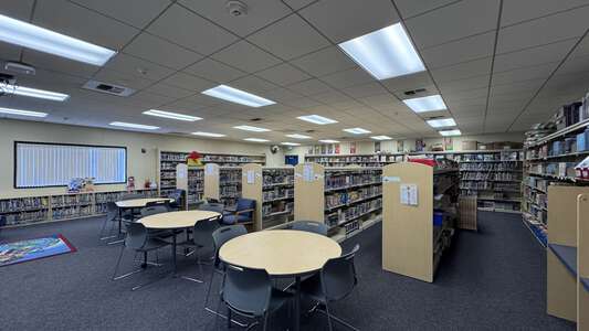 Cottonwood School (K-8) in Aguanga California - Library Slideshow Image 0