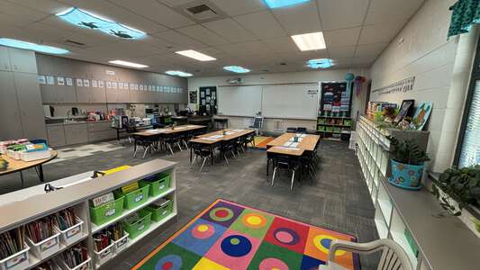 Dalton Elementary School in Dalton Gardens Idaho - Standard Classroom Slideshow Image 0