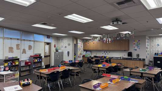 Deerfield Elementary School in Irvine California - Classroom Slideshow Image 0