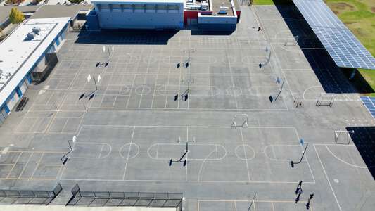 Dartmouth Middle School in San Jose California - Outdoor Basketball Courts Slideshow Image 5