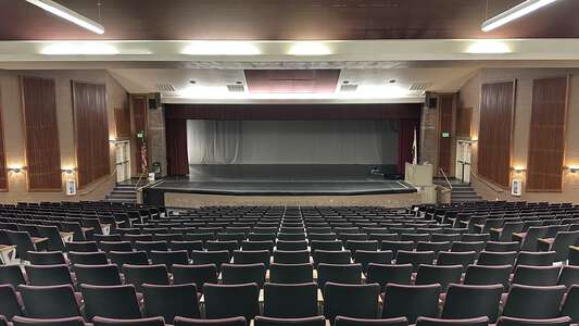 Deer Valley High School in Antioch California - Theater Slideshow Image 5