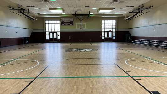 Diamond Valley Middle School in Hemet California - Gym Slideshow Image 2