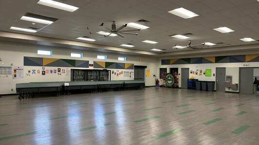 Emerson Elementary School in Phoenix Arizona - Cafeteria Slideshow Image 2