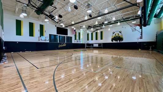 Evergreen Middle School in Kent Washington - Gym Slideshow Image 1