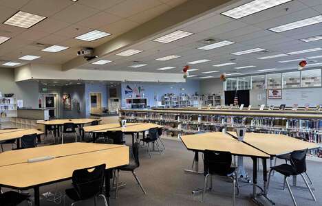East Valley Middle School in Nampa Idaho - Library Slideshow Image 2