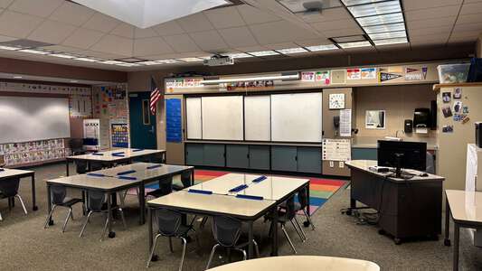 Fruitvale Elementary School in Hemet California - Classroom Slideshow Image 2