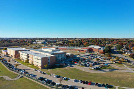 Fort Worth Independent School District in Fort Worth Texas - Benbrook Middle-High School Slideshow Image 6