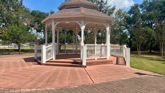 Gazebo at City Hall in Pearland Texas - Gazebo at City Hall Slideshow Image 2
