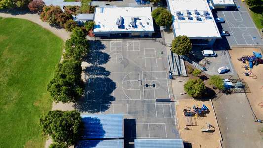 Guadalupe Elementary School in San Jose California - Outdoor Basketball Courts 2 Slideshow Image 3