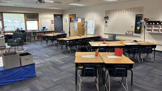 Hayden Meadows Elementary School in Hayden Idaho - Standard Classroom Slideshow Image 1