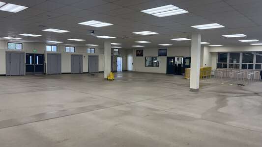 Hillside Middle School in Simi Valley California - Multi Purpose Room Slideshow Image 1