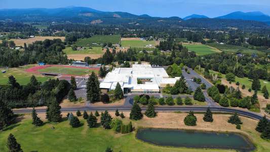 Hood River County School District in Hood River Oregon - Hood River Valley High School Slideshow Image 0