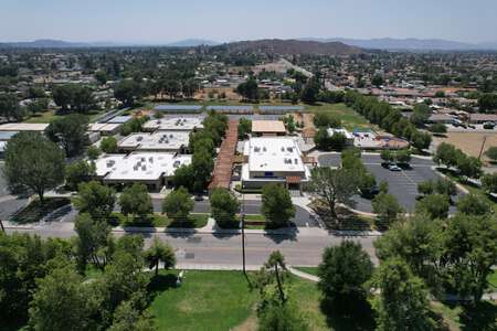 Hemet Unified School District in Hemet California - Bautista Creek Middle School Slideshow Image 10