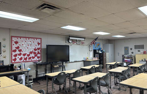 Independence High School in Lodi California - Classroom Slideshow Image 2