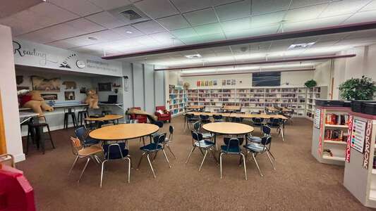 Irving Middle School in Pocatello Idaho - Media Center Slideshow Image 1