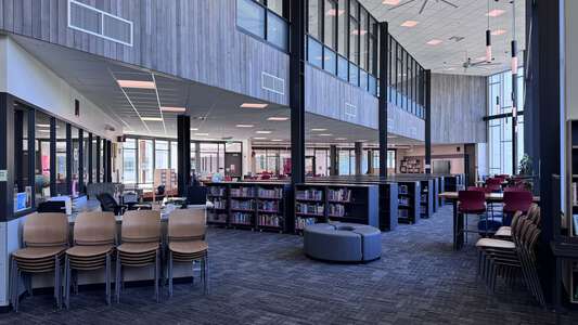 Juanita High School in Kirkland Washington - Library Slideshow Image 3
