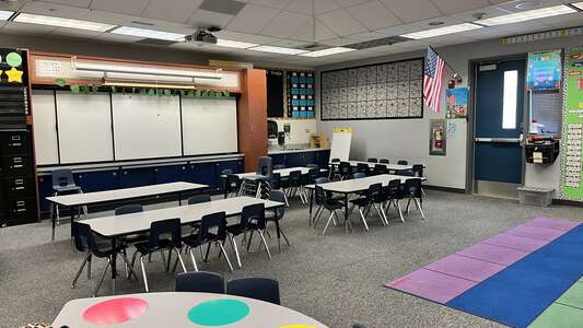 Jacob Wiens Elementary School in Hemet California - Classroom Slideshow Image 1