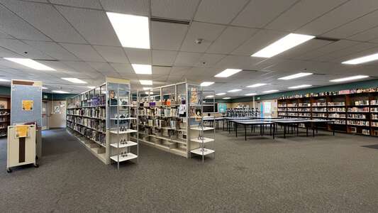 Kilo Middle School in Auburn Washington - Library Slideshow Image 2