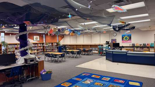 Linwood E. Howe Elementary School in Culver City California - Library Slideshow Image 2
