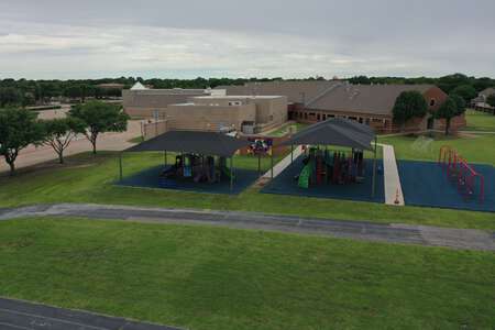 Lakeside Elementary School in Coppell Texas - Playground Slideshow Image 0