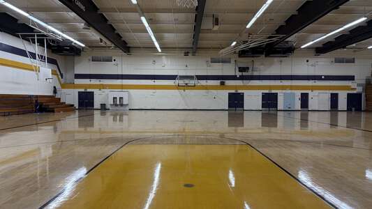 Lynwood High School Bullis in Lynwood California - Gym Slideshow Image 1