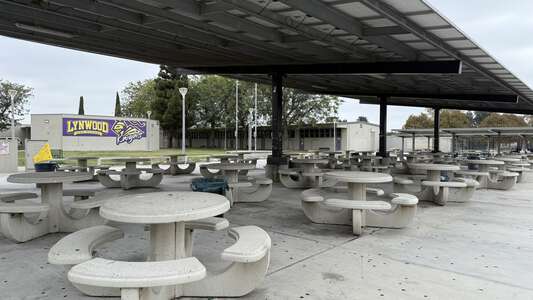 Lynwood High School Bullis in Lynwood California - Outdoor Lunch Area Slideshow Image 0